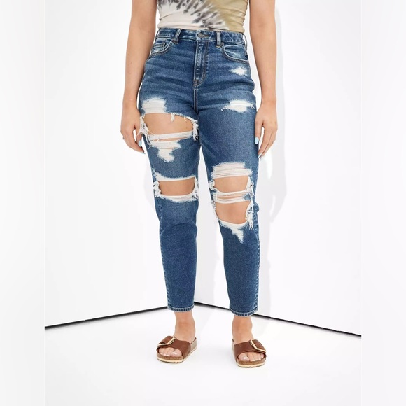 American Eagle Outfitters Denim - Curvy ripped mom jean